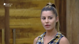 Aricia diz que Lucas está ignorando ela: 'Não olha na minha cara'