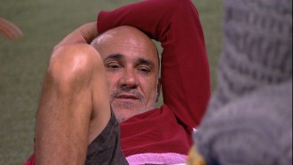 Ayrton critica postura de brother: 'Nem na minha cara olhou'