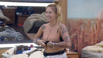 Bifão diz que já 'ficou' com quatro homens e dez mulheres em reality