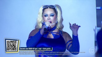 Gloria Groove e Xanddy Harmonia cantam hits em festa no BBB 24