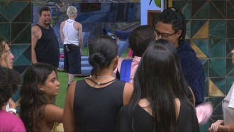 Marcelo deixa o BBB 26 e se despede com selinho em Breno