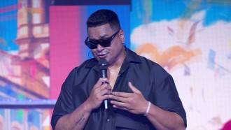 Xanddy Harmonia se joga no meio dos brothers do BBB 24