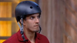 Felipe escolhe Catia e Chulapa para dormirem na baia