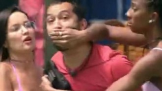 Gil se descontrola após discussão e ameaça sair do reality