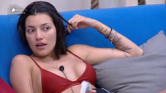 “Por que você não me beijou ainda?”, pergunta Gabi para João 