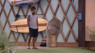 Viegas canta em frente ao Big Fone