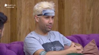 Viny Vieira faz imitação zoando Bifão e Guilherme na cozinha