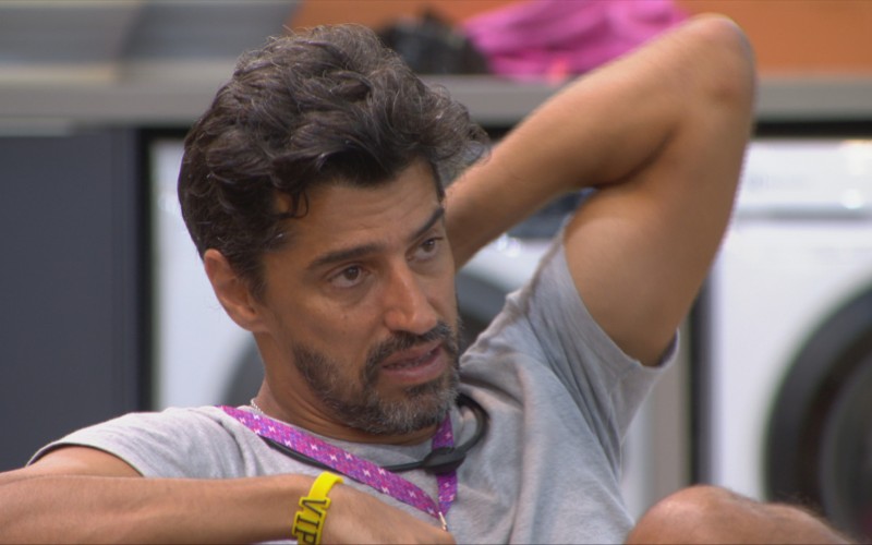 Alberto Cowboy critica Ana Paula Renault: 