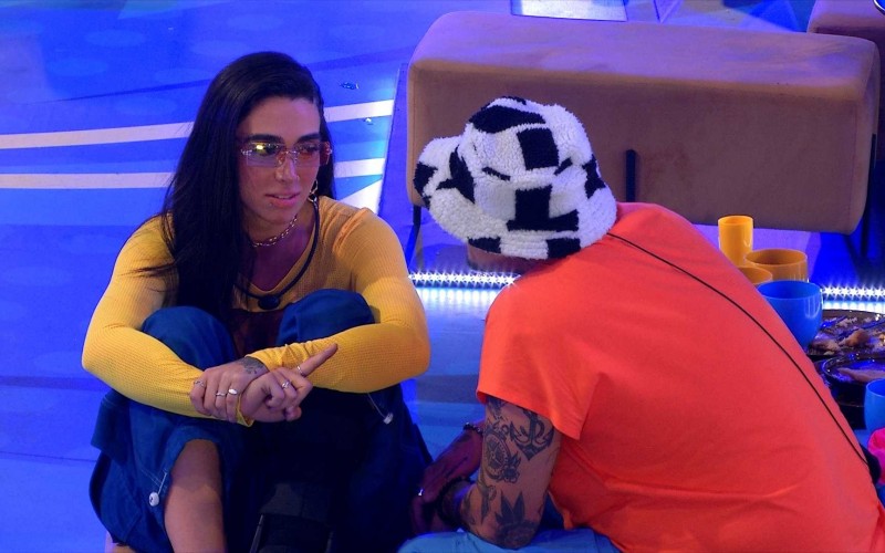Giovanna e MC Bin Laden dão selinho no BBB 24